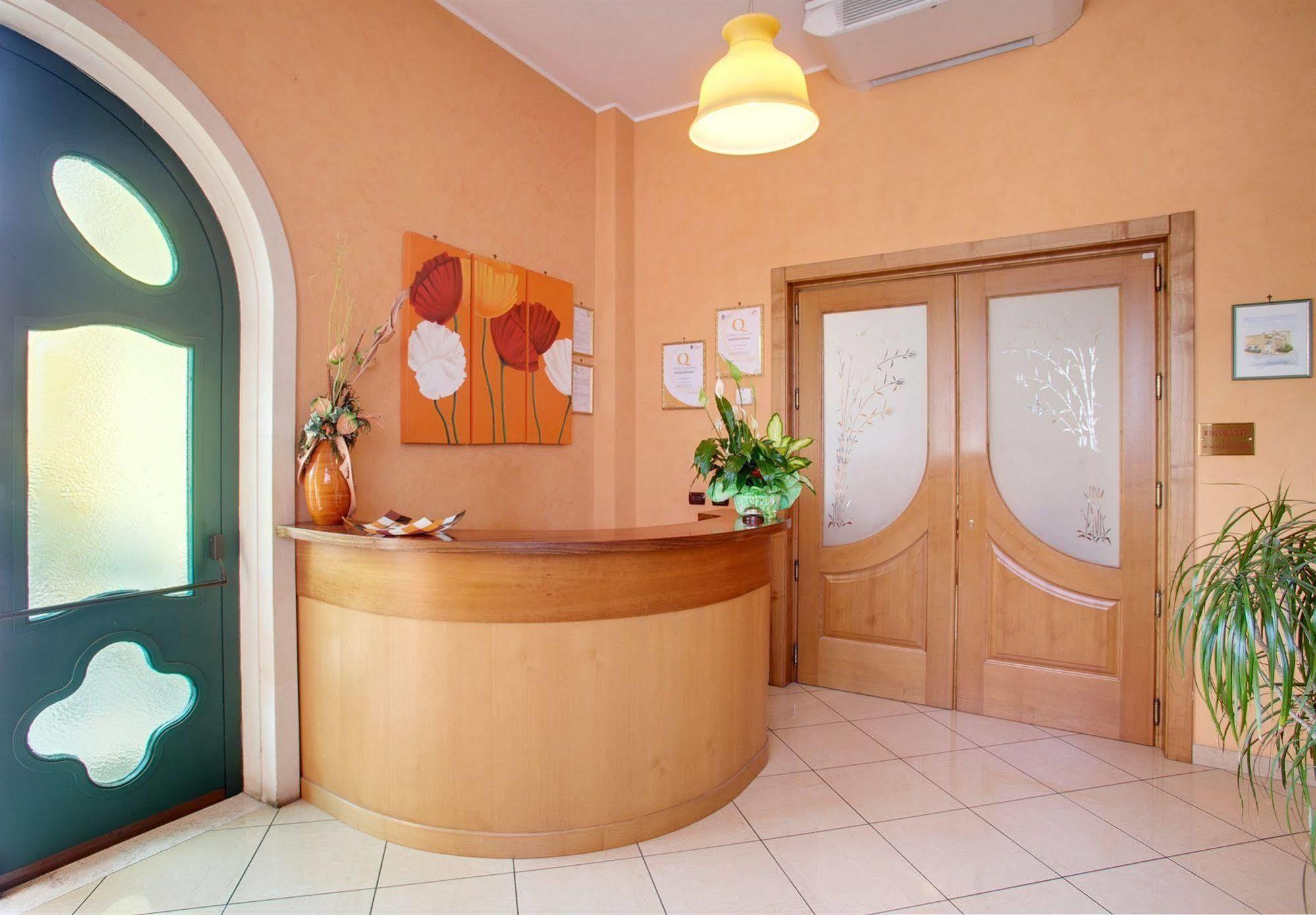 Lo Scacciapensieri Hotel & Restaurant Monteroni di Lecce Dış mekan fotoğraf