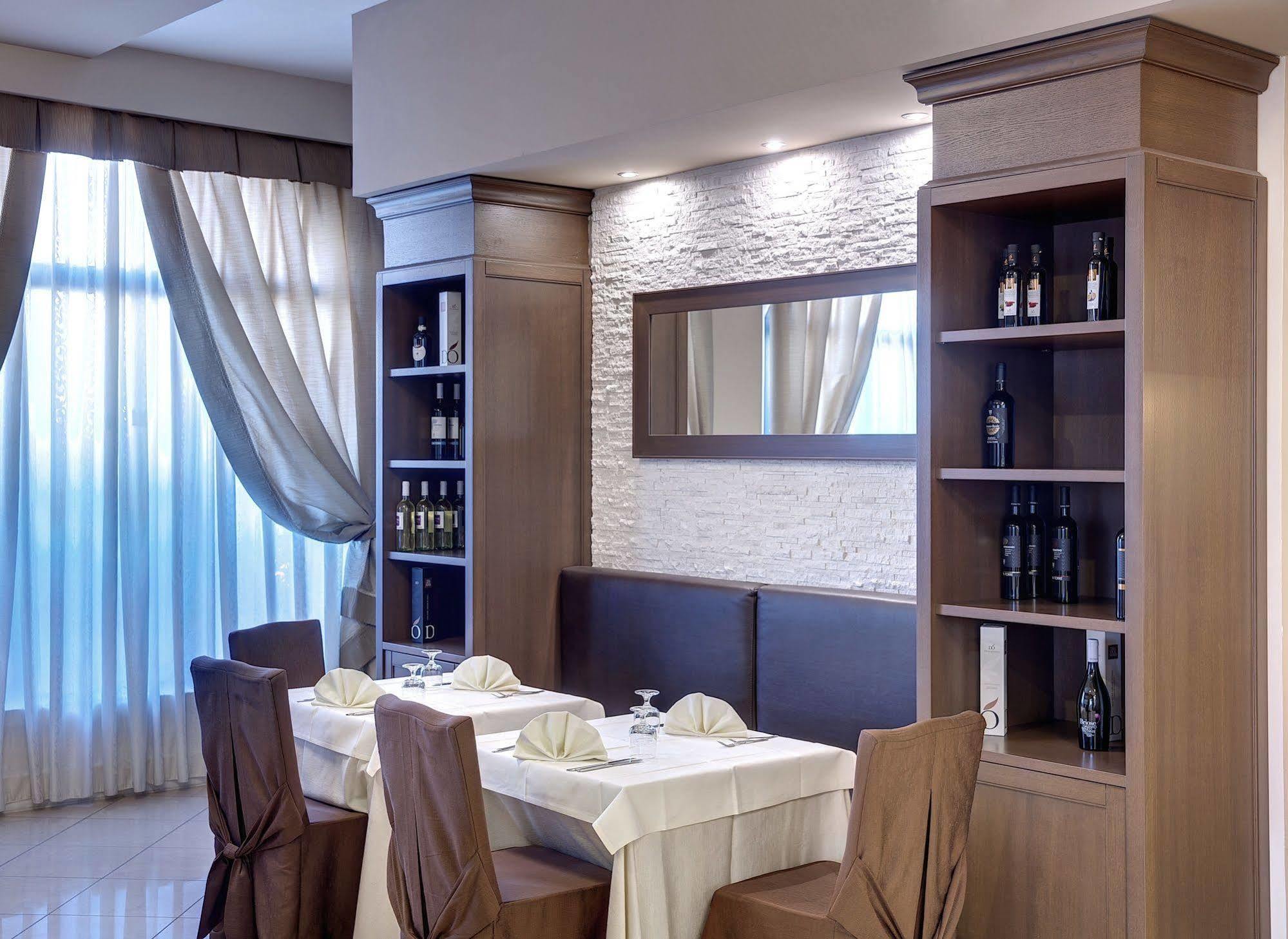 Lo Scacciapensieri Hotel & Restaurant Monteroni di Lecce Dış mekan fotoğraf
